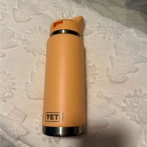 Yeti Peach-Orange Insulated Bottle with Flip Lid